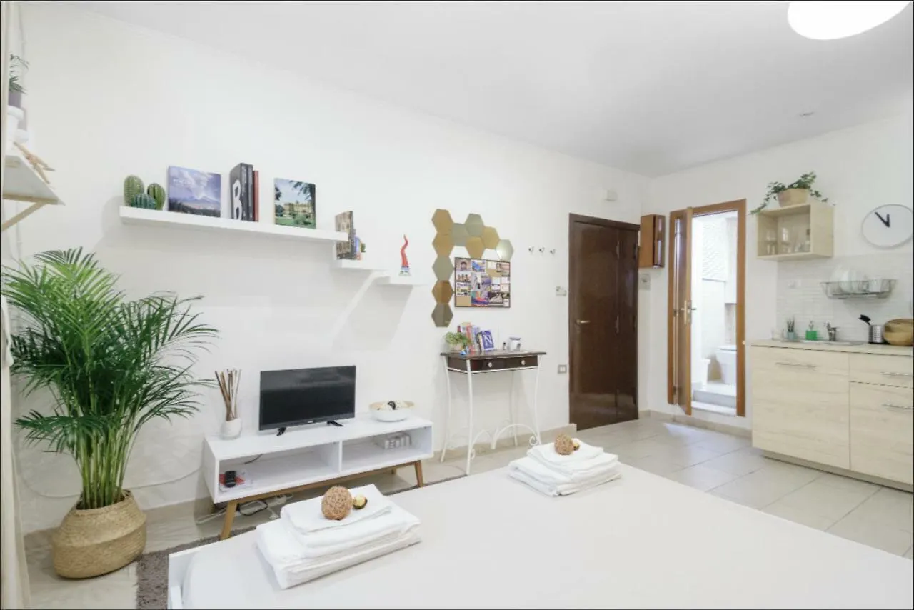 נאפולי Lorenzo'S Art Studio 0*,  איטליה